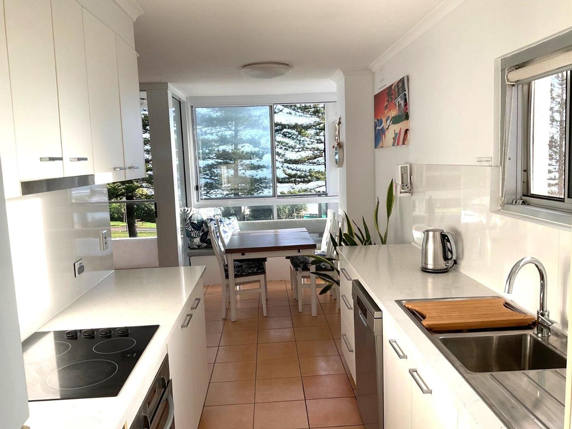 Rainbow Pacific Unit 8 * Gold Coast